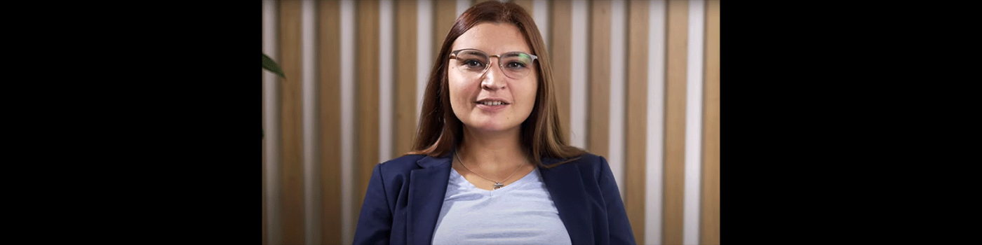 Sarah Miquel enseigne l’économie et le droit en classe préparatoire au lycée Kastler. En 2022, elle a participé à la construction du cours Humanité et Management de NEOMA